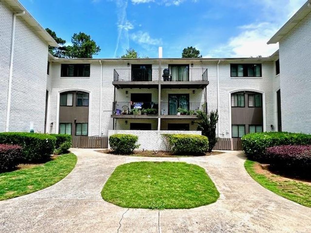 5095 Roswell Road 302, Atlanta, GA 30342