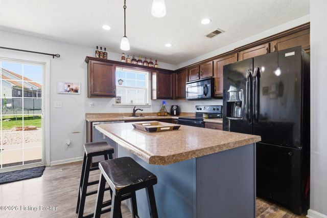 331 Gentry Crossings Blvd, Mt Washington, KY 40047