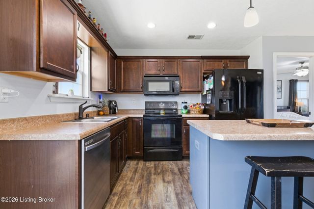 331 Gentry Crossings Blvd, Mt Washington, KY 40047