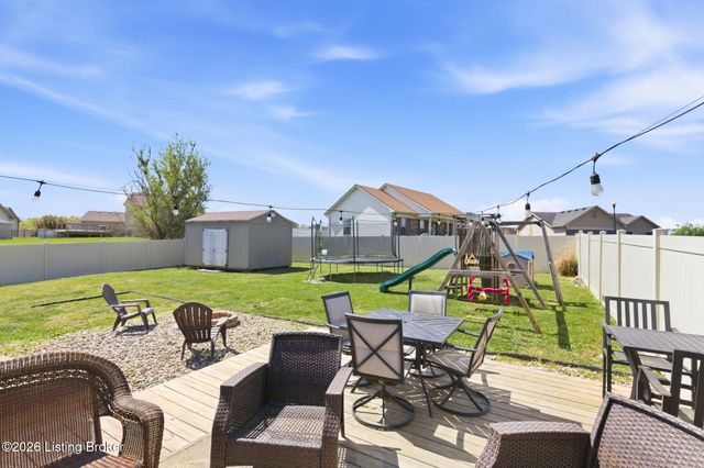 331 Gentry Crossings Blvd, Mt Washington, KY 40047