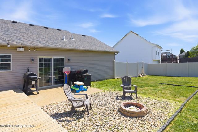 331 Gentry Crossings Blvd, Mt Washington, KY 40047