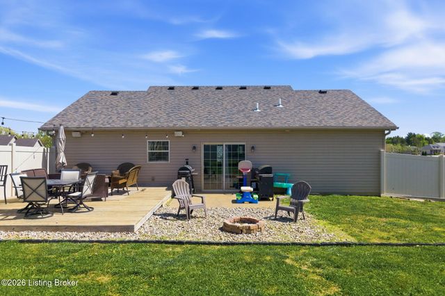 331 Gentry Crossings Blvd, Mt Washington, KY 40047