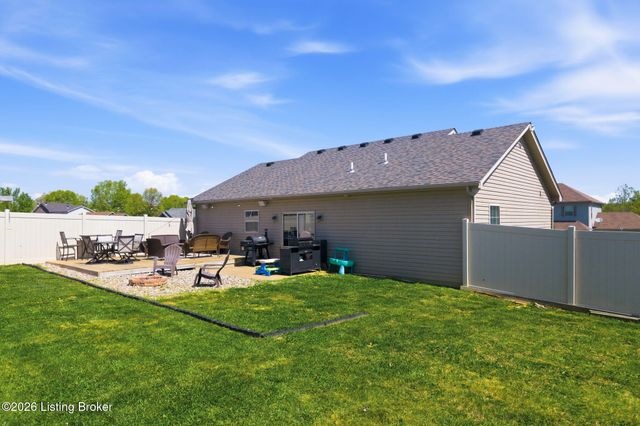 331 Gentry Crossings Blvd, Mt Washington, KY 40047