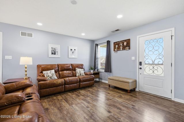 331 Gentry Crossings Blvd, Mt Washington, KY 40047