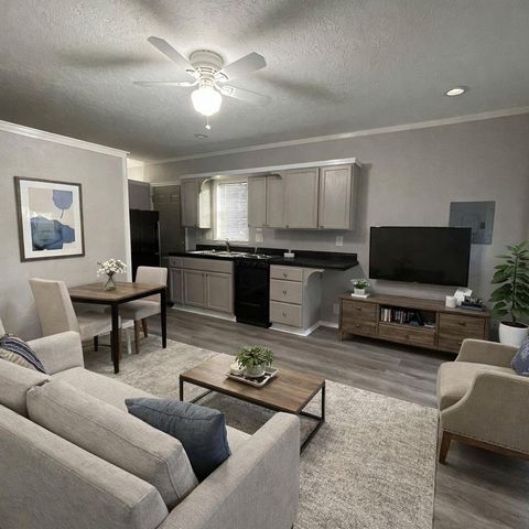 4801 14th Street A, Bacliff, TX 77518