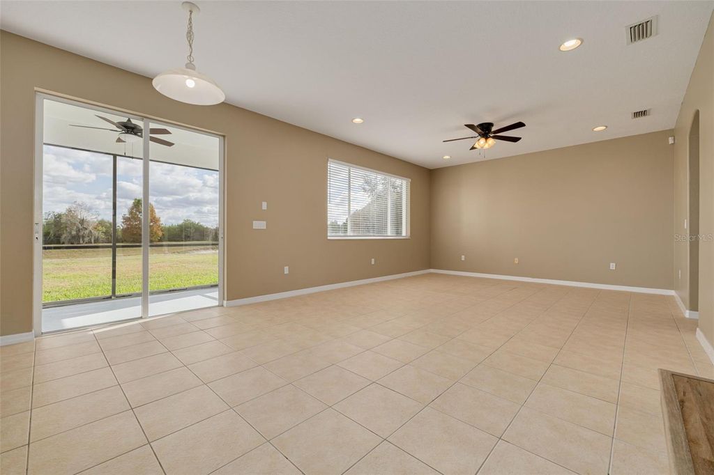 Image 13 of property listing at 9028 WILLOWBROOK CIRCLE, Bradenton, FL 34212
