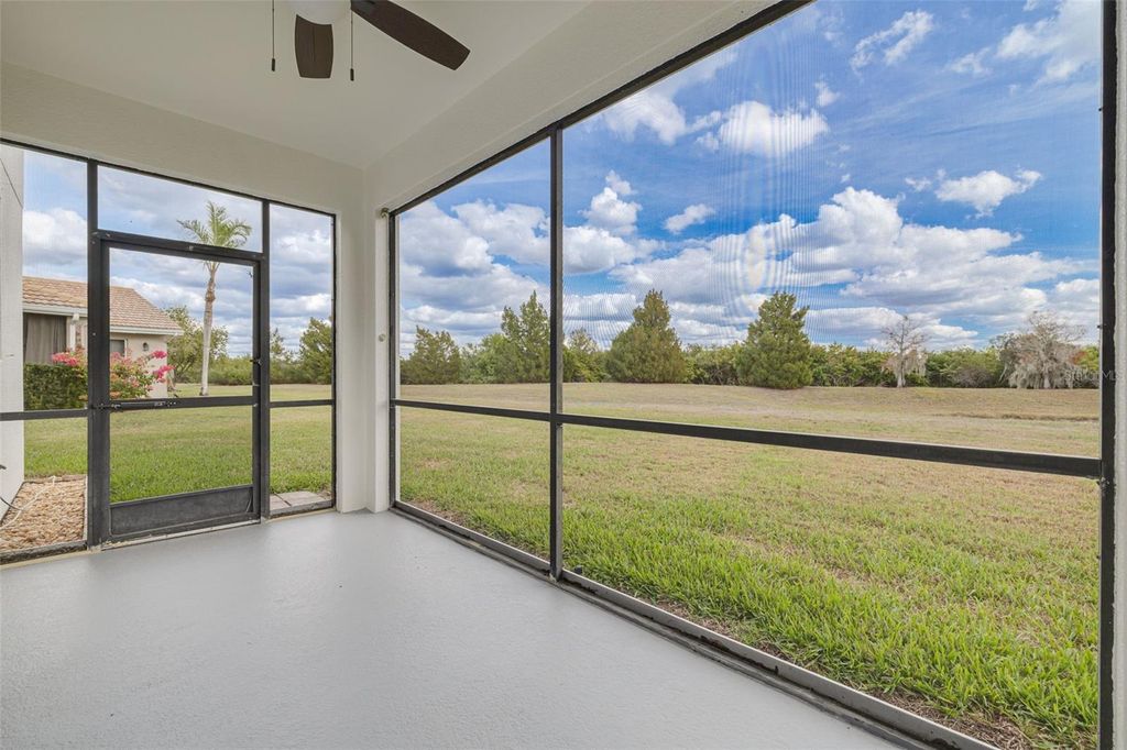 Image 14 of property listing at 9028 WILLOWBROOK CIRCLE, Bradenton, FL 34212