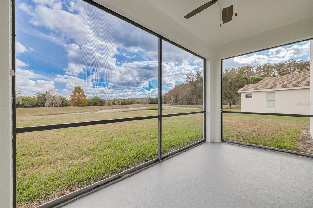 Image 15 of property listing at 9028 WILLOWBROOK CIRCLE, Bradenton, FL 34212