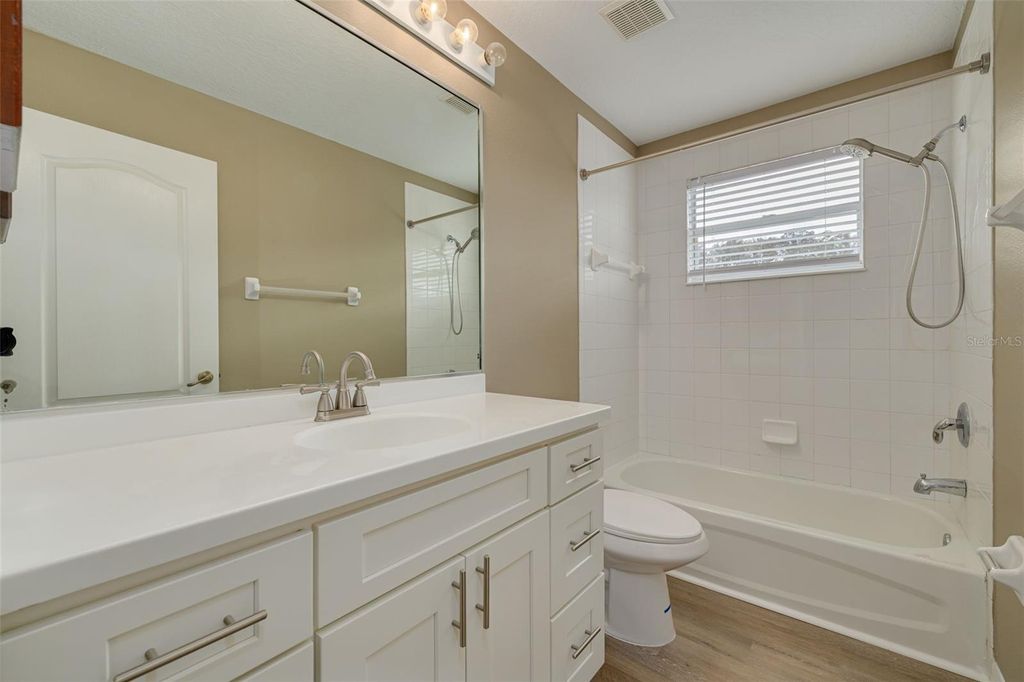 Image 27 of property listing at 9028 WILLOWBROOK CIRCLE, Bradenton, FL 34212