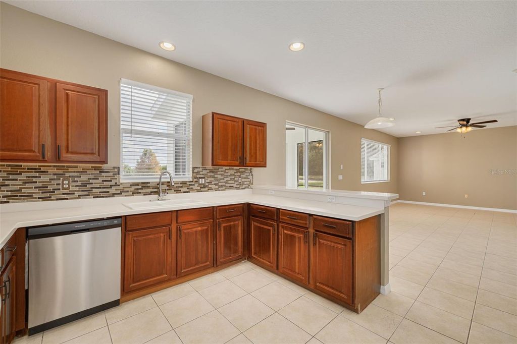 Image 10 of property listing at 9028 WILLOWBROOK CIRCLE, Bradenton, FL 34212