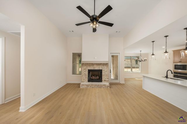 7 Pleasant Oaks Drive, Perry, GA 31069