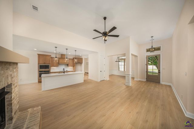 7 Pleasant Oaks Drive, Perry, GA 31069