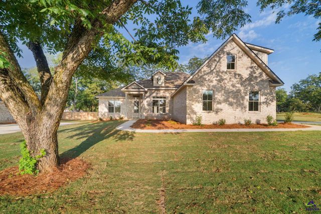 7 Pleasant Oaks Drive, Perry, GA 31069
