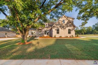 7 Pleasant Oaks Drive, Perry, GA 31069