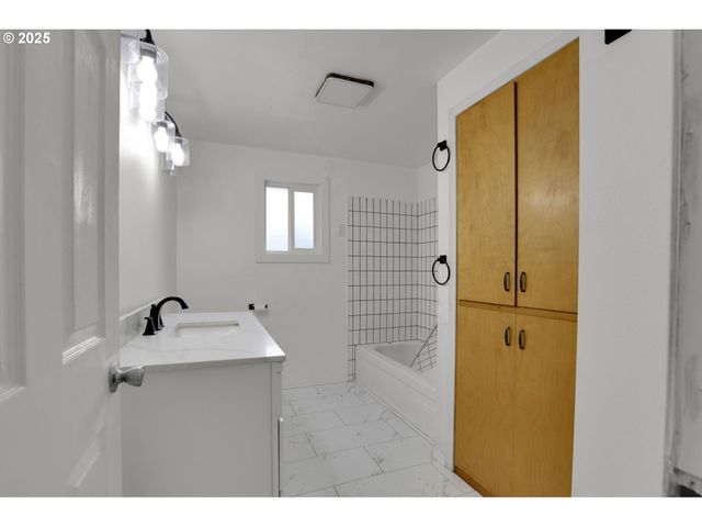 87729 BLEK Dr, Veneta, OR 97487