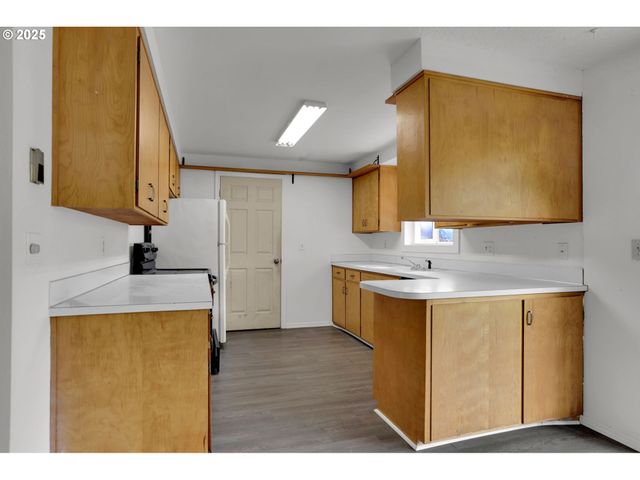 87729 BLEK Dr, Veneta, OR 97487