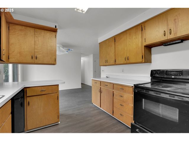 87729 BLEK Dr, Veneta, OR 97487