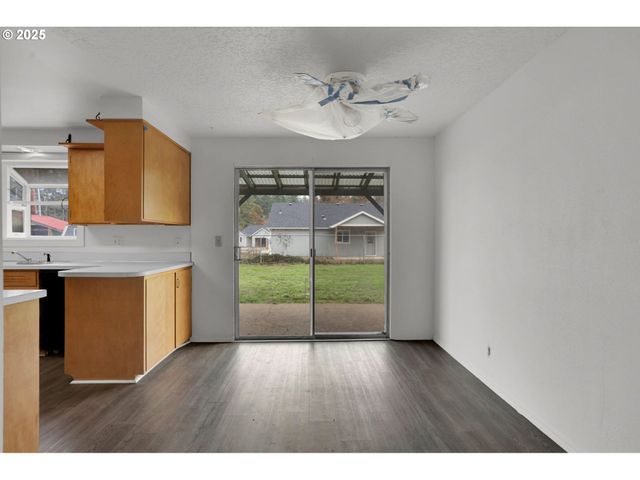 87729 BLEK Dr, Veneta, OR 97487