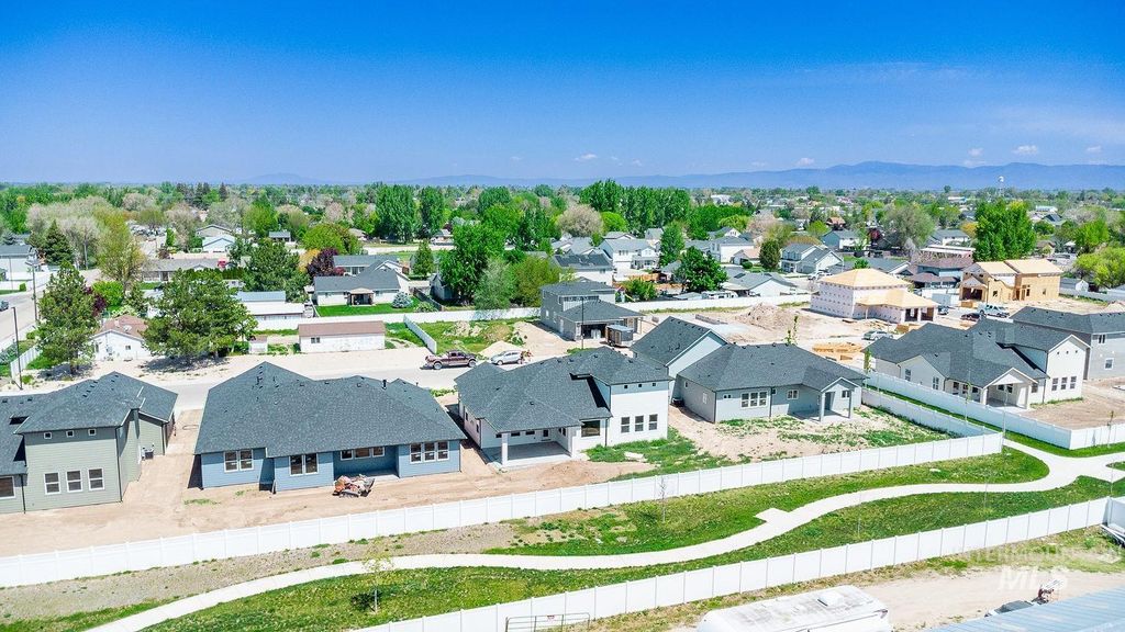 1129 W Recess Way, Kuna, ID 83634 photo 3