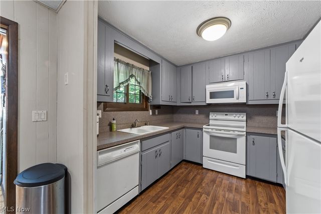 5911 Woodland Drive, North Ridgeville, OH 44039