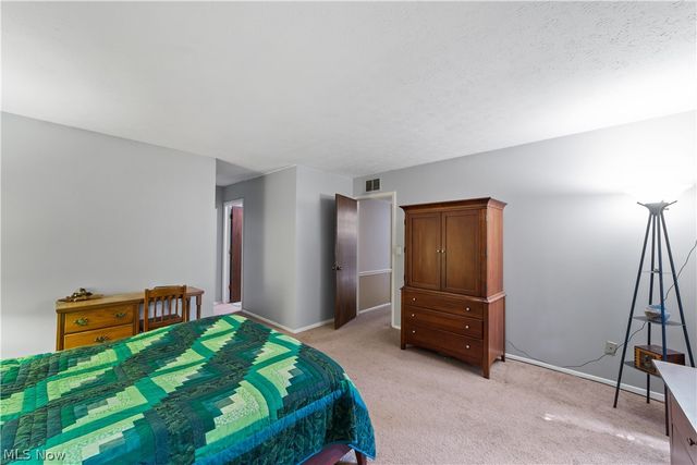 5911 Woodland Drive, North Ridgeville, OH 44039