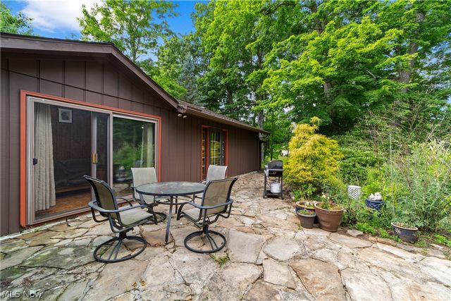 5911 Woodland Drive, North Ridgeville, OH 44039