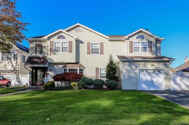 1817 Gardenia Avenue, North Merrick, NY 11566