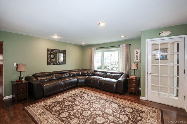 1817 Gardenia Avenue, North Merrick, NY 11566