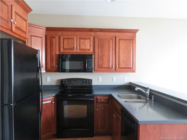 36 Bradford Walk 36, Farmington, CT 06032