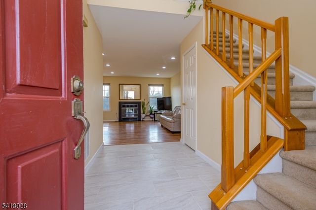 262 Abbey Dr, Franklin Twp., NJ 08873