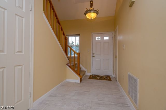 262 Abbey Dr, Franklin Twp., NJ 08873