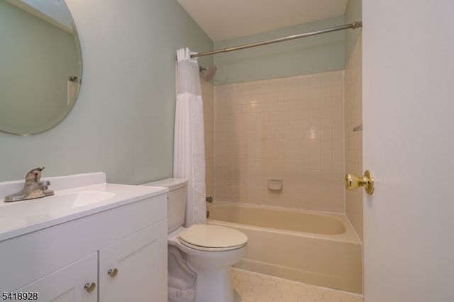 262 Abbey Dr, Franklin Twp., NJ 08873