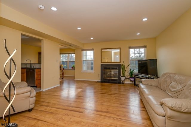 262 Abbey Dr, Franklin Twp., NJ 08873