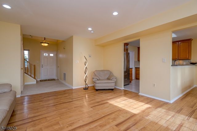 262 Abbey Dr, Franklin Twp., NJ 08873