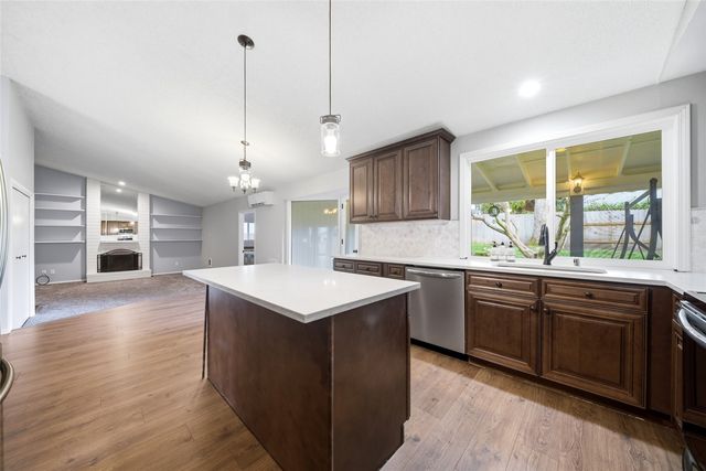 10417 NW 24th Avenue, Vancouver, WA 98685