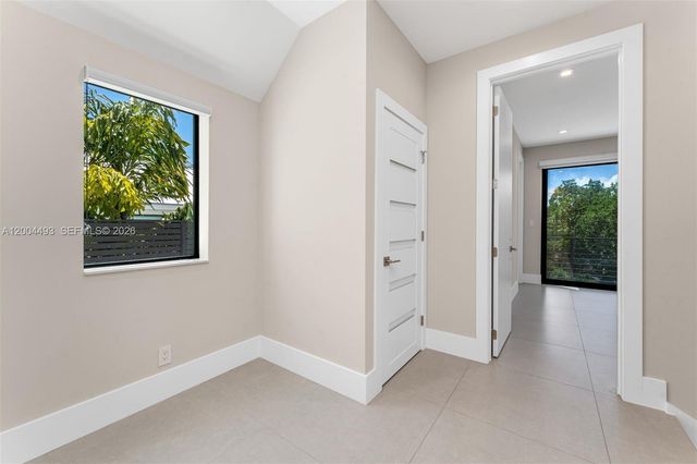 104 NE 16th Ter, Fort Lauderdale, FL 33301