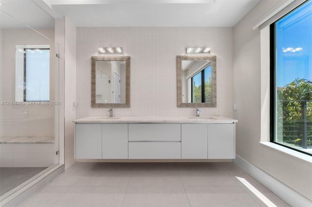 104 NE 16th Ter, Fort Lauderdale, FL 33301
