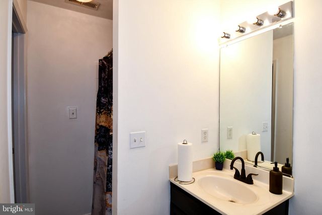 6101 W HIL MAR CIR, District Heights, MD 20747