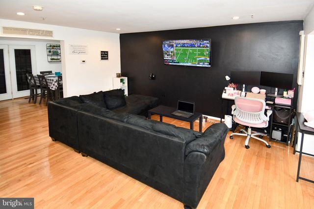 6101 W HIL MAR CIR, District Heights, MD 20747