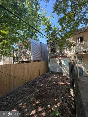 2425 MCCULLOH ST, Baltimore, MD 21217