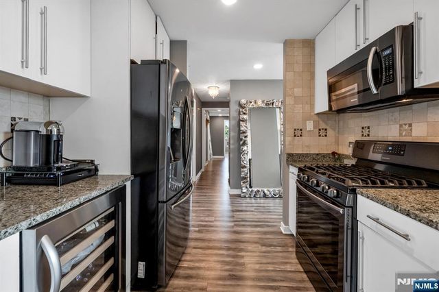 916 Hudson Park, Edgewater, NJ 07020