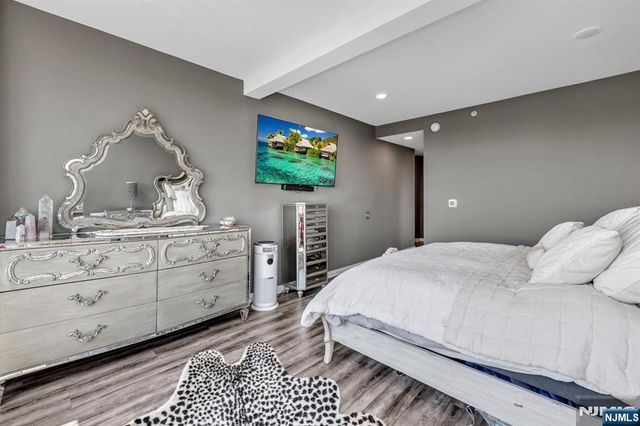 916 Hudson Park, Edgewater, NJ 07020