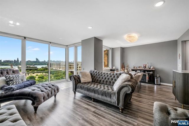 916 Hudson Park, Edgewater, NJ 07020