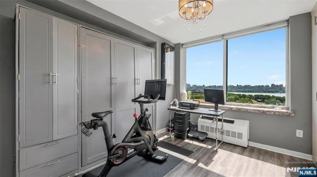 916 Hudson Park, Edgewater, NJ 07020