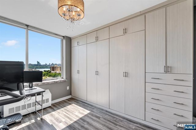 916 Hudson Park, Edgewater, NJ 07020