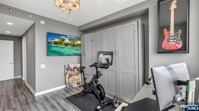 916 Hudson Park, Edgewater, NJ 07020