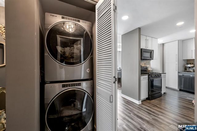 916 Hudson Park, Edgewater, NJ 07020