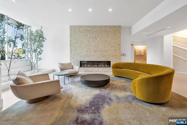 916 Hudson Park, Edgewater, NJ 07020