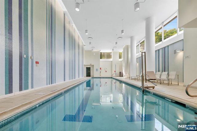 916 Hudson Park, Edgewater, NJ 07020