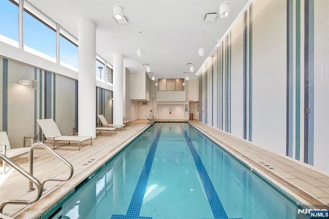 916 Hudson Park, Edgewater, NJ 07020